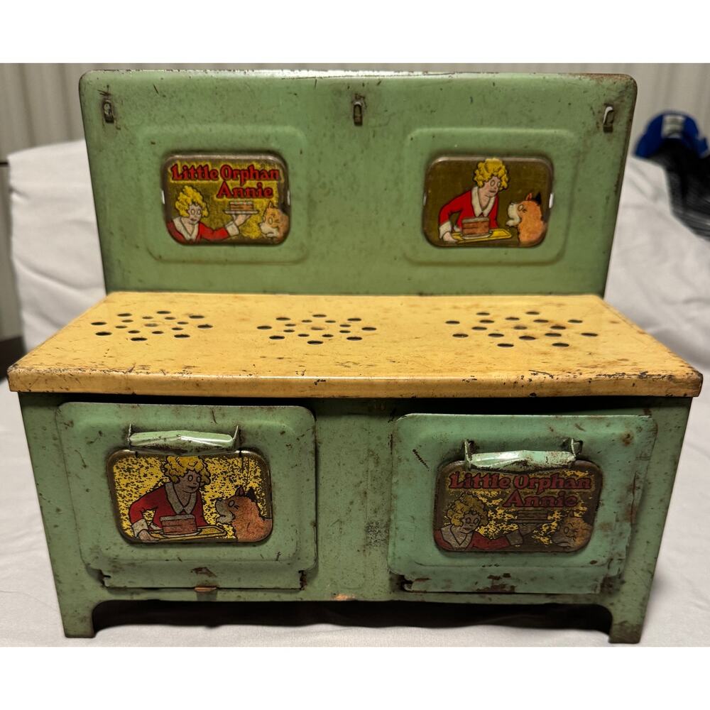 Vintage‎ Little Orphan Annie Metal Toy Stove Oven Character Play Kitchen